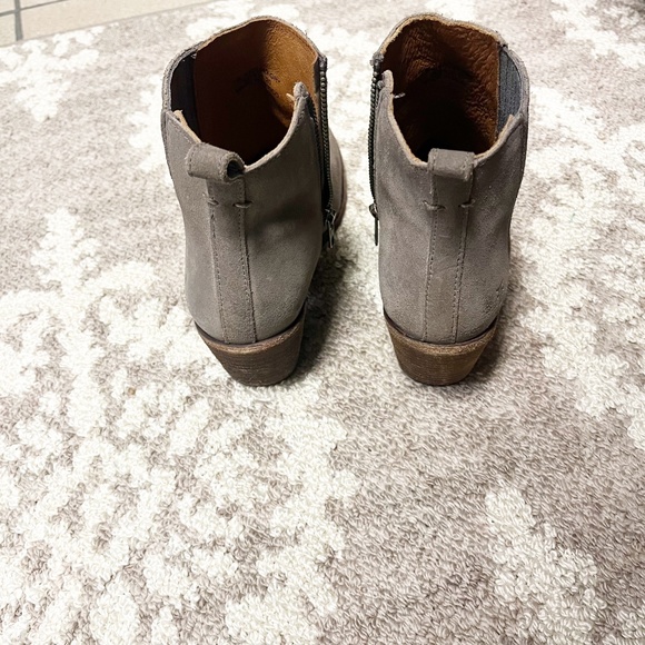 Frye Alton Chelsea Grey Suede Bootie Boot, Women’s size 7, stacked heel - Picture 5 of 10